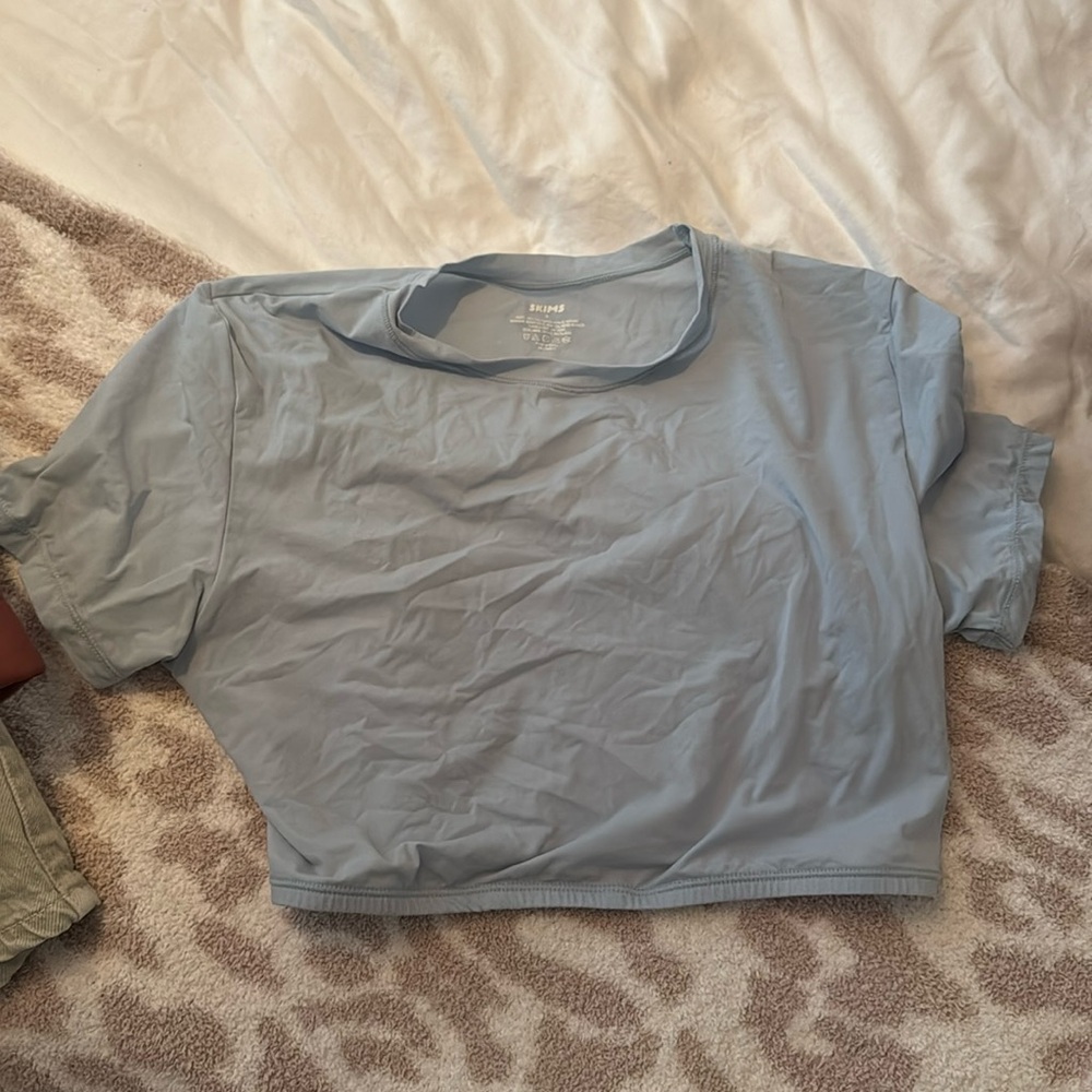 SKIMS CROP TOP